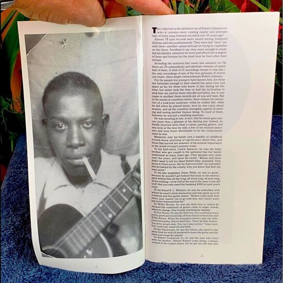 NIOB complete recordings of bluesman Robert Johnson with biography book - Picture 4 of 16